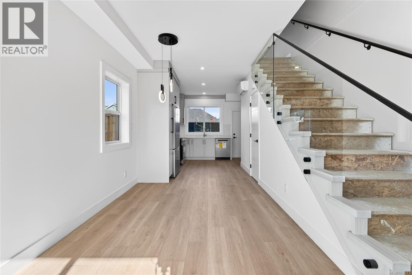 #8 704 Beaver Creek Blvd - 4
