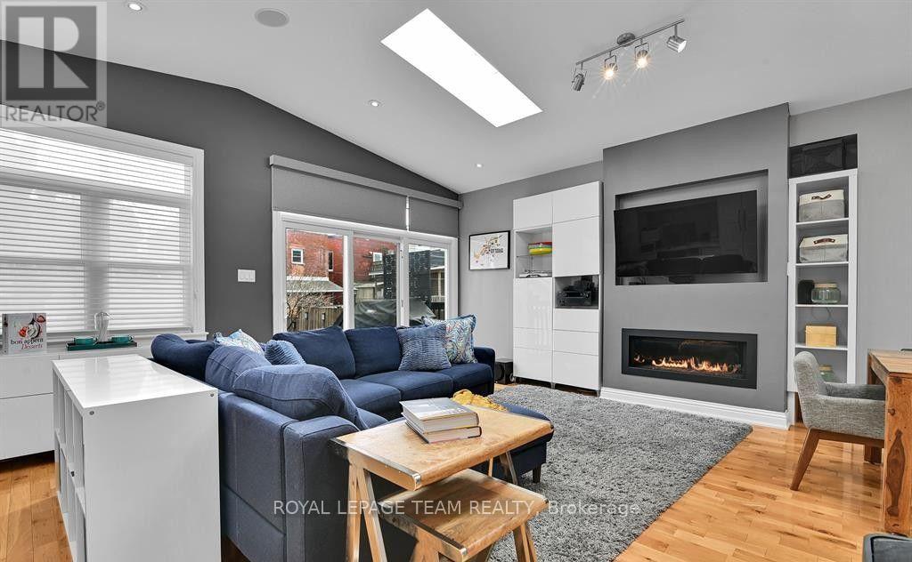 Three Bedroom for Rent in Ottawa – 1 – 212 FLORA STREET, Ottawa – By Peter Sagos - Image 7