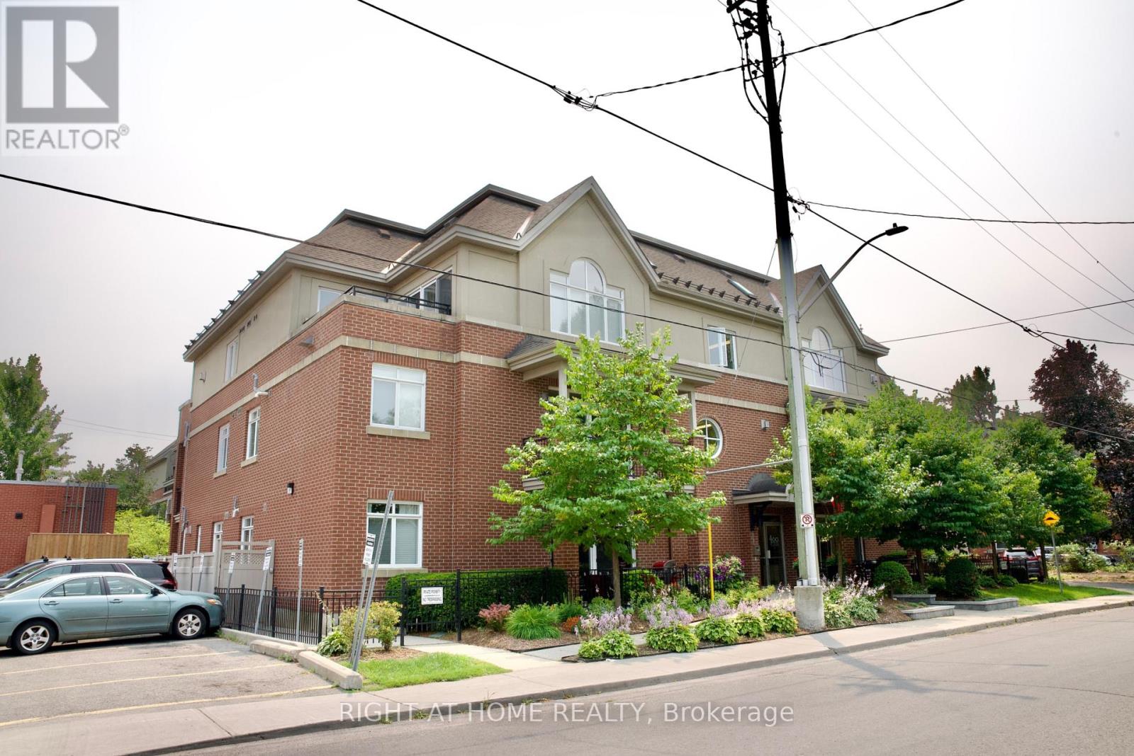#109 400 MCLEOD STREET - 1