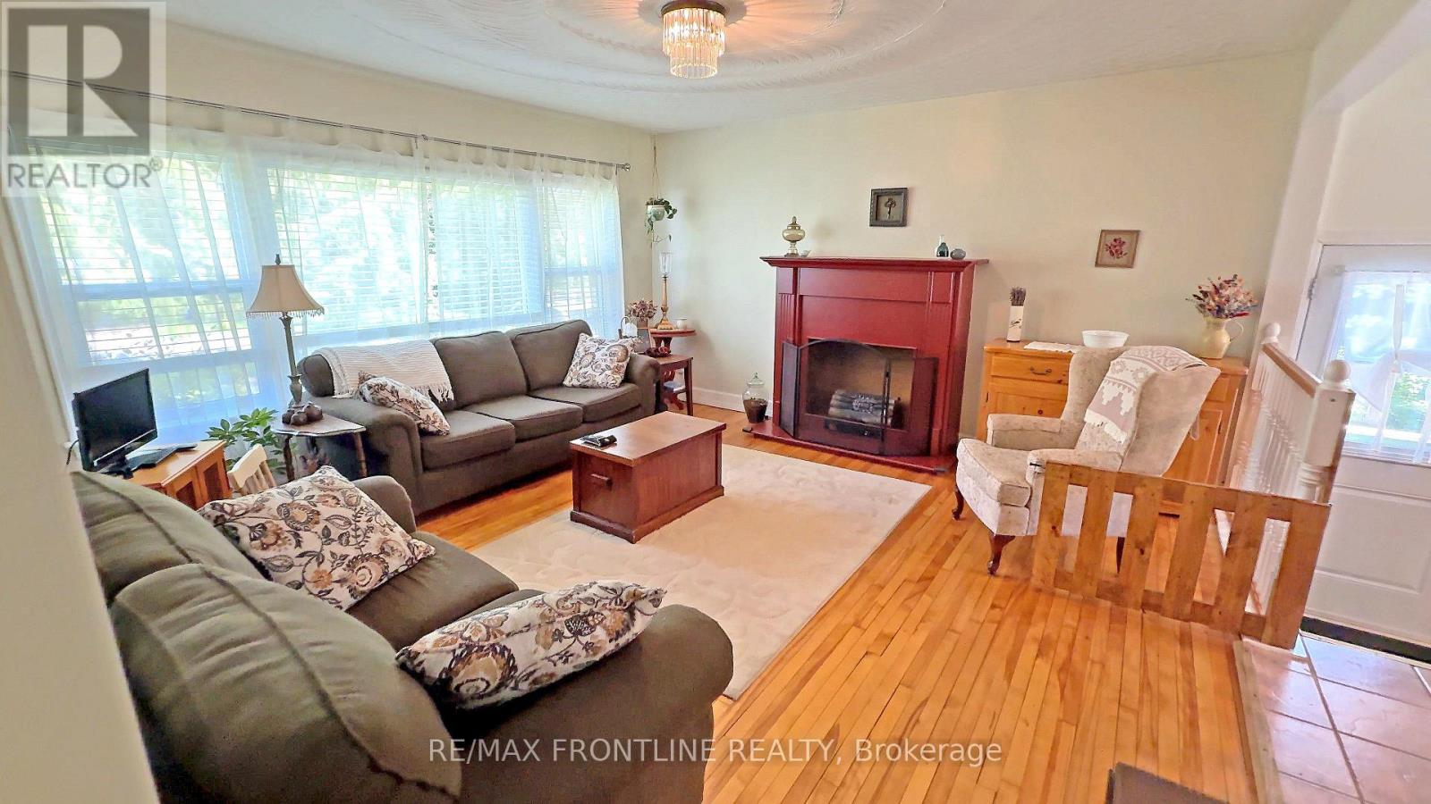 2303 JAMES CRAIG STREET - 11
