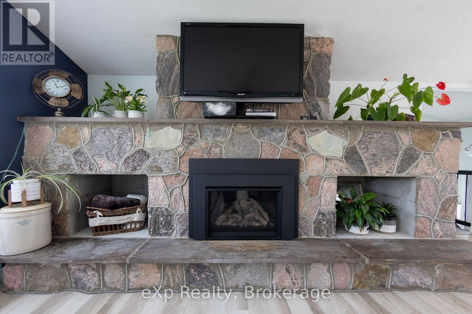 502754 GREY ROAD 1 - Image 8