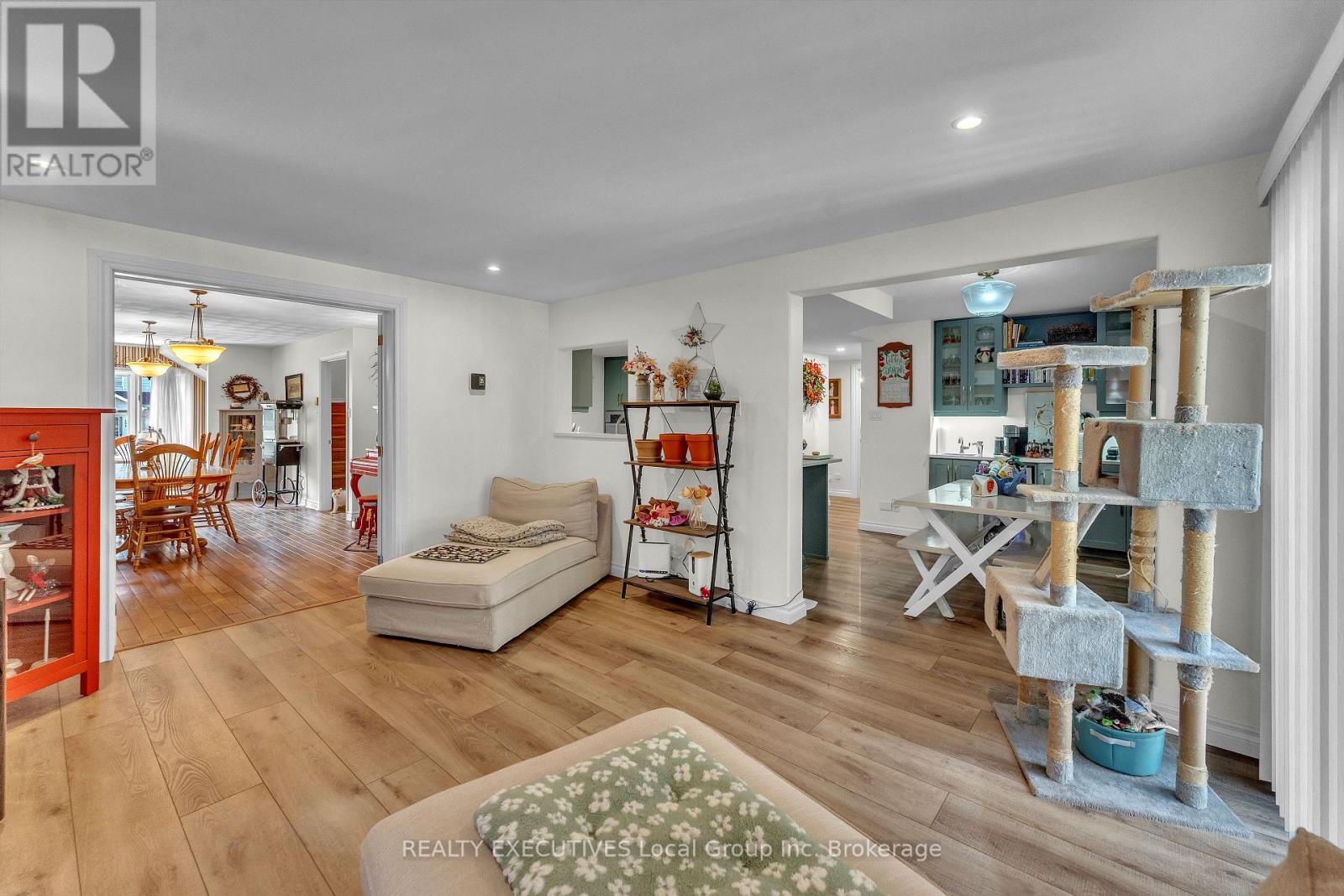 120 CAMPBELL AVENUE - 28