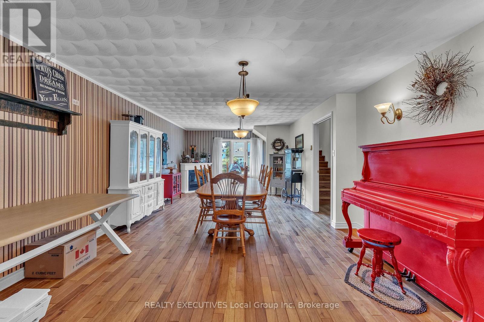 120 CAMPBELL AVENUE - 29