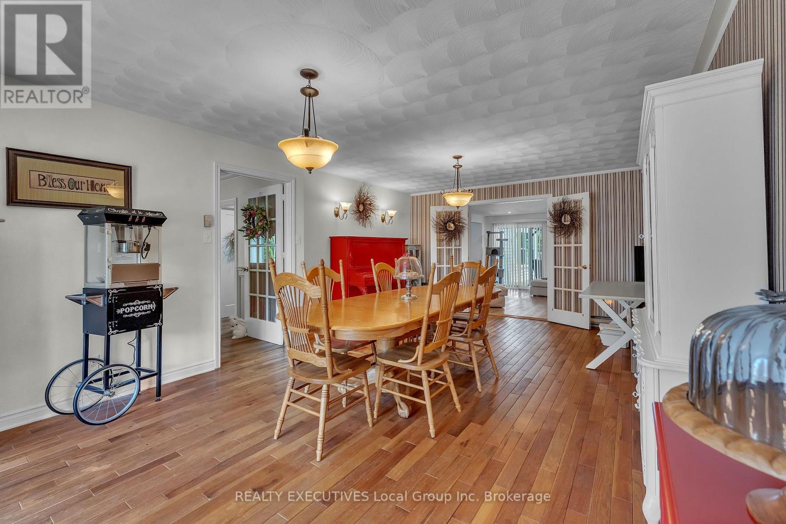 120 CAMPBELL AVENUE - 31