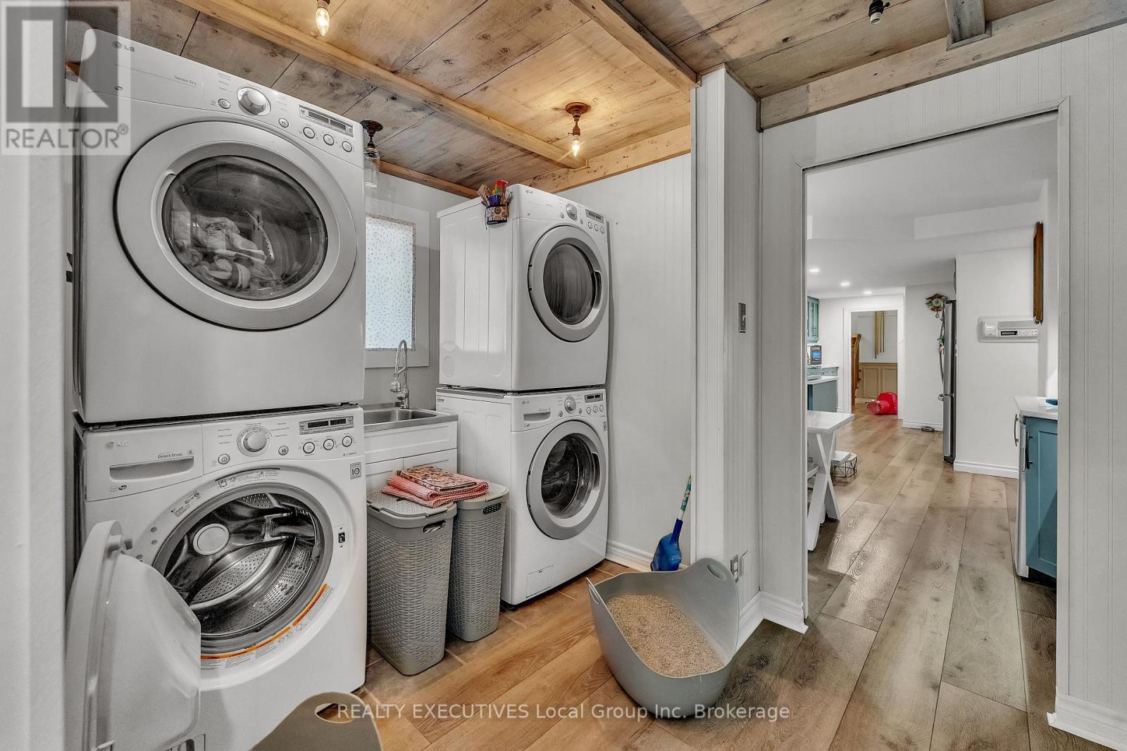 120 CAMPBELL AVENUE - 35