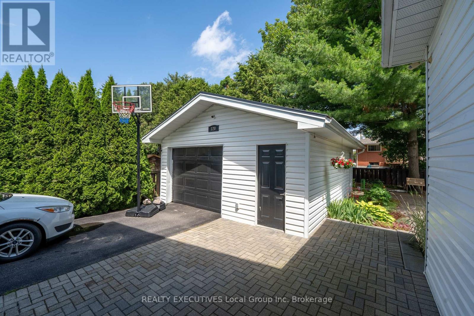 120 CAMPBELL AVENUE - 9