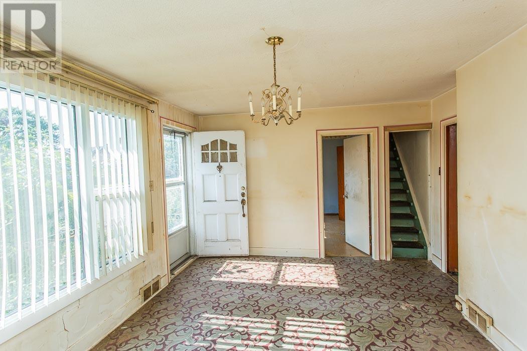 372 Seventh AVE - 2