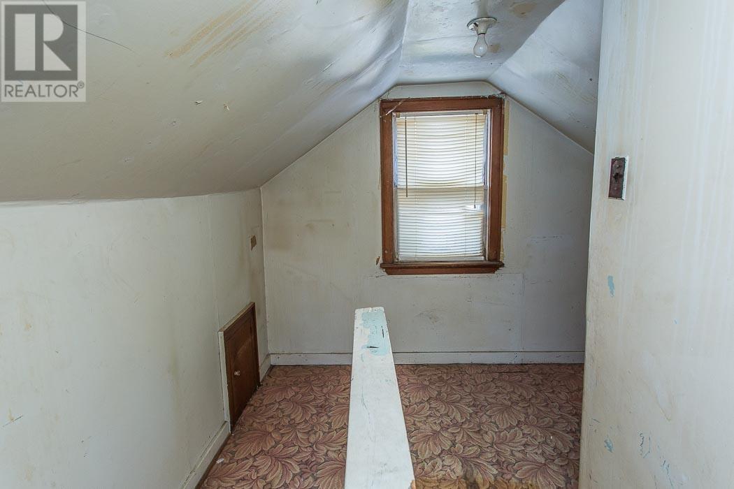 372 Seventh AVE - 16