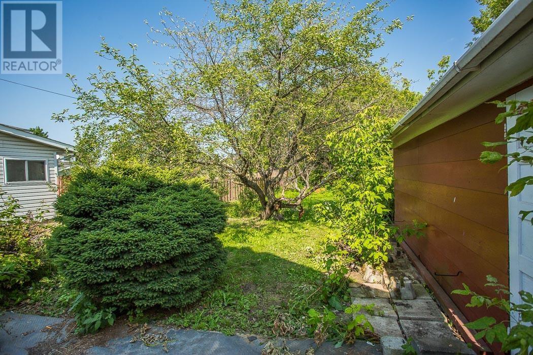 372 Seventh AVE - 29