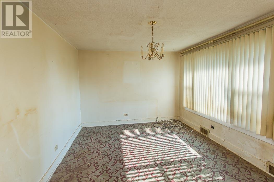372 Seventh AVE - 4