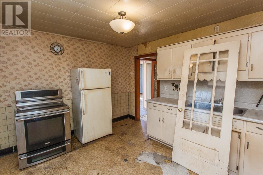 372 Seventh AVE - 6