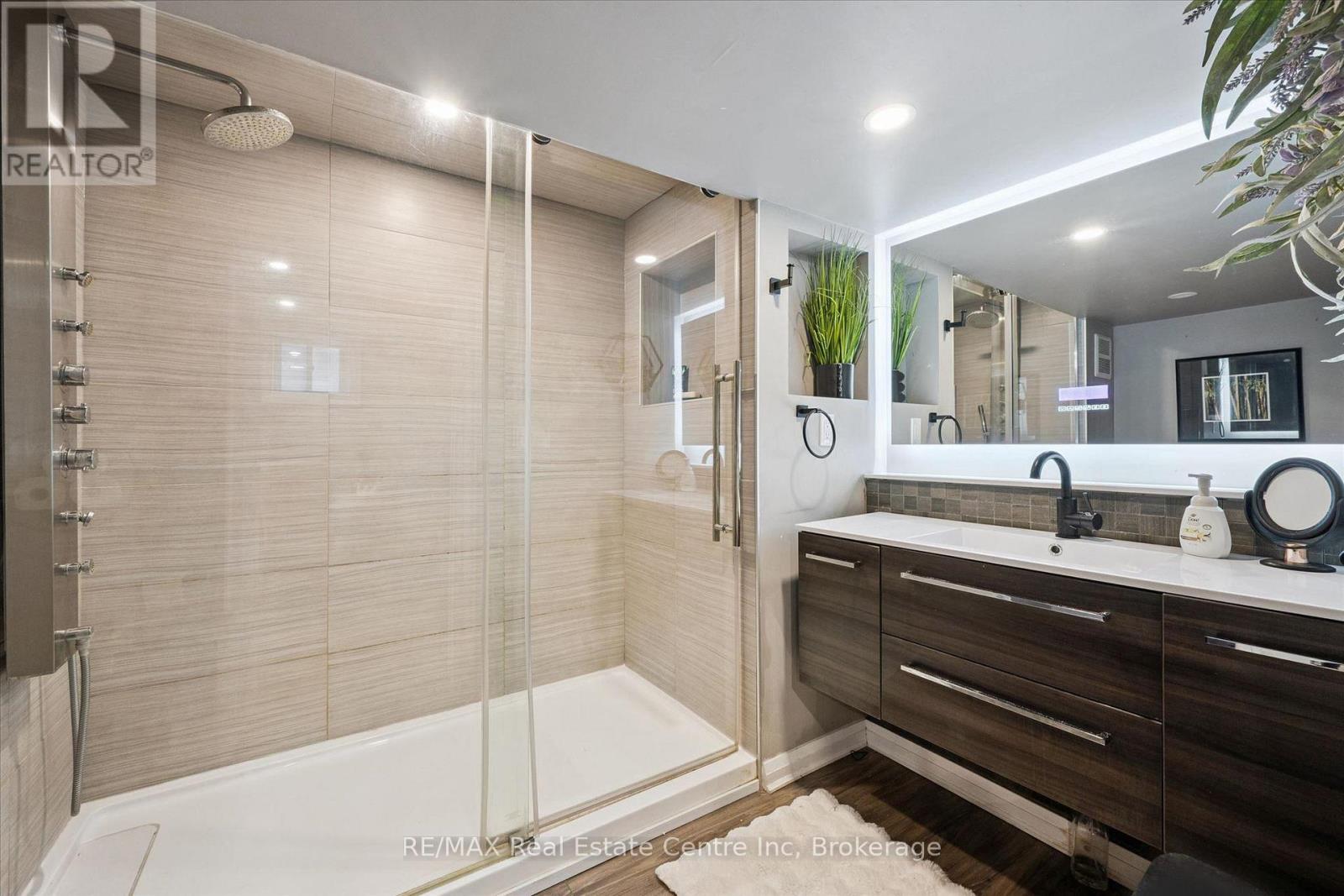 314 PAISLEY ROAD - 14