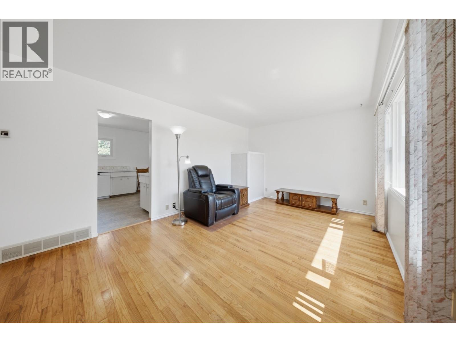 9208 103 AVENUE - 5