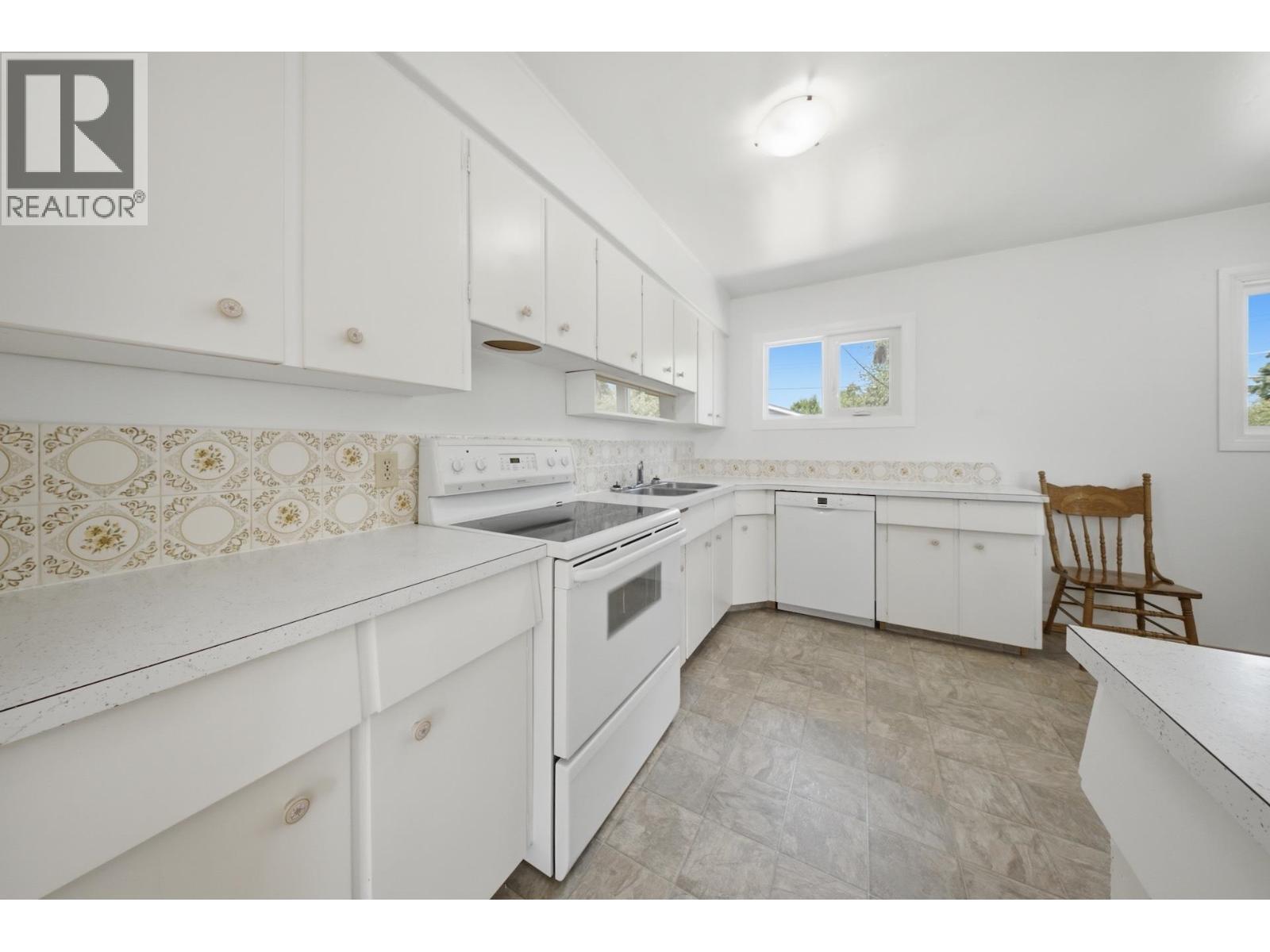 9208 103 AVENUE - 6