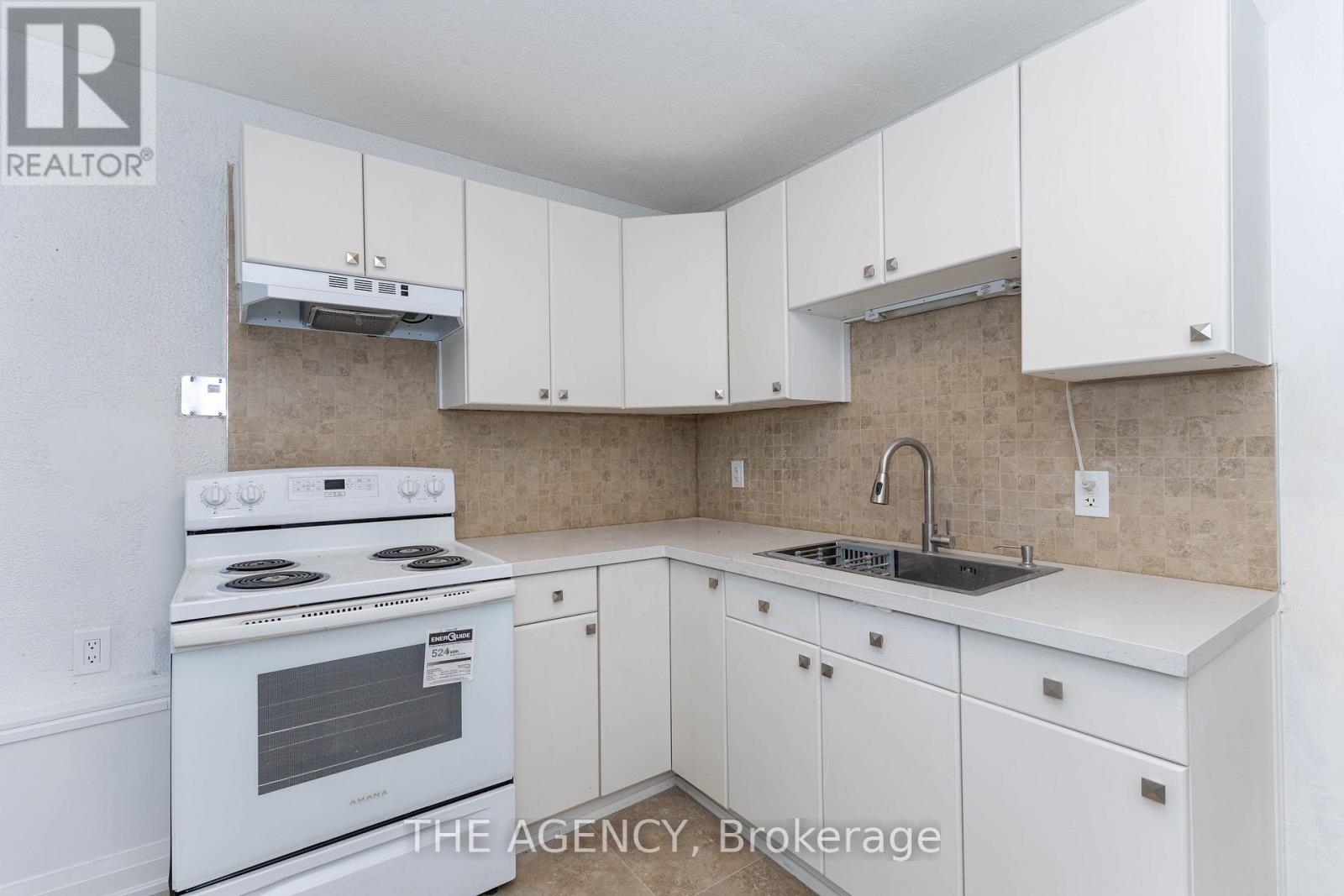 63 HOGARTH STREET - 14