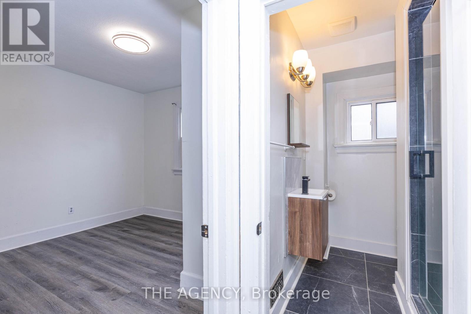63 HOGARTH STREET - 16