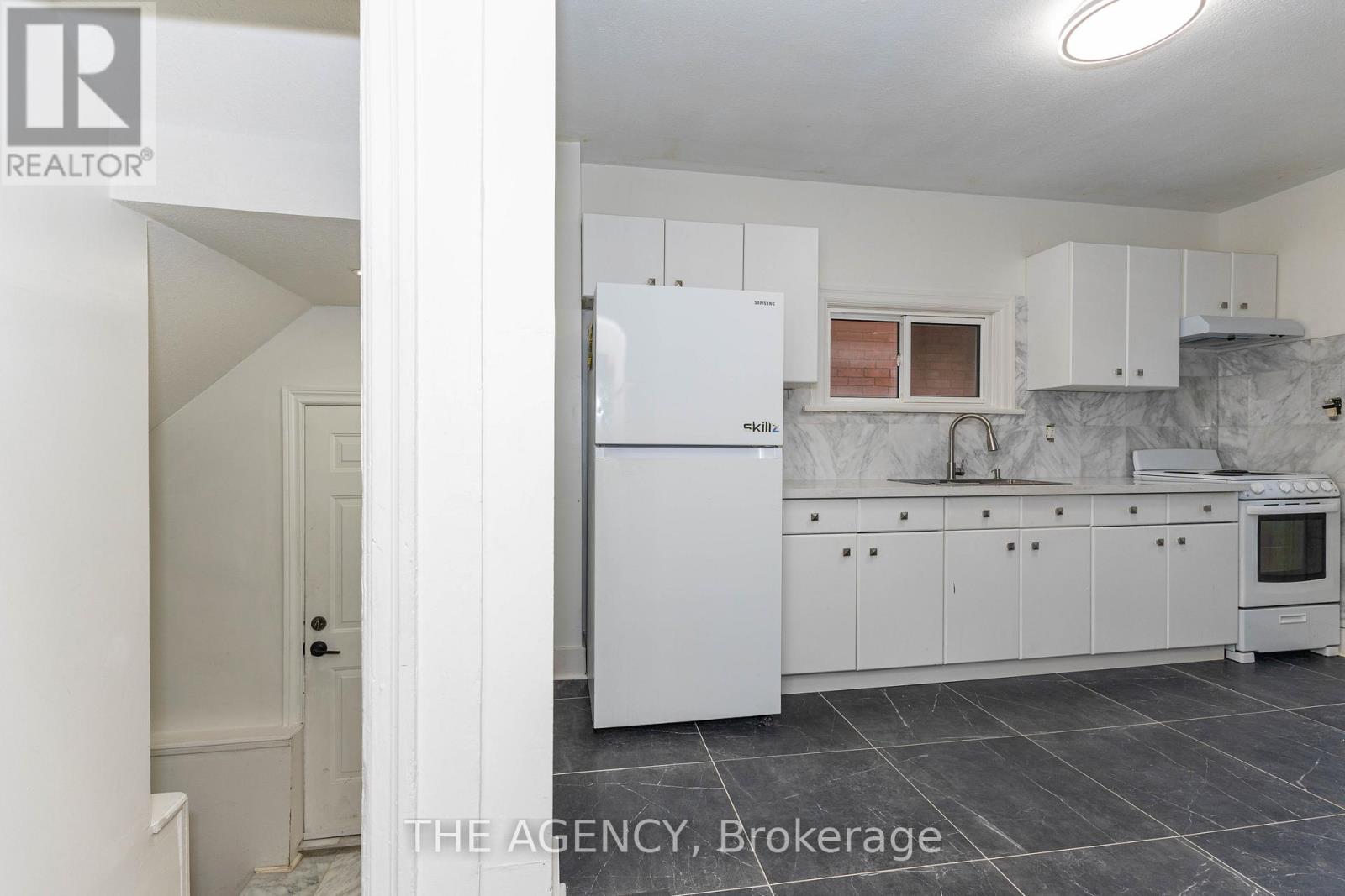 63 HOGARTH STREET - 17