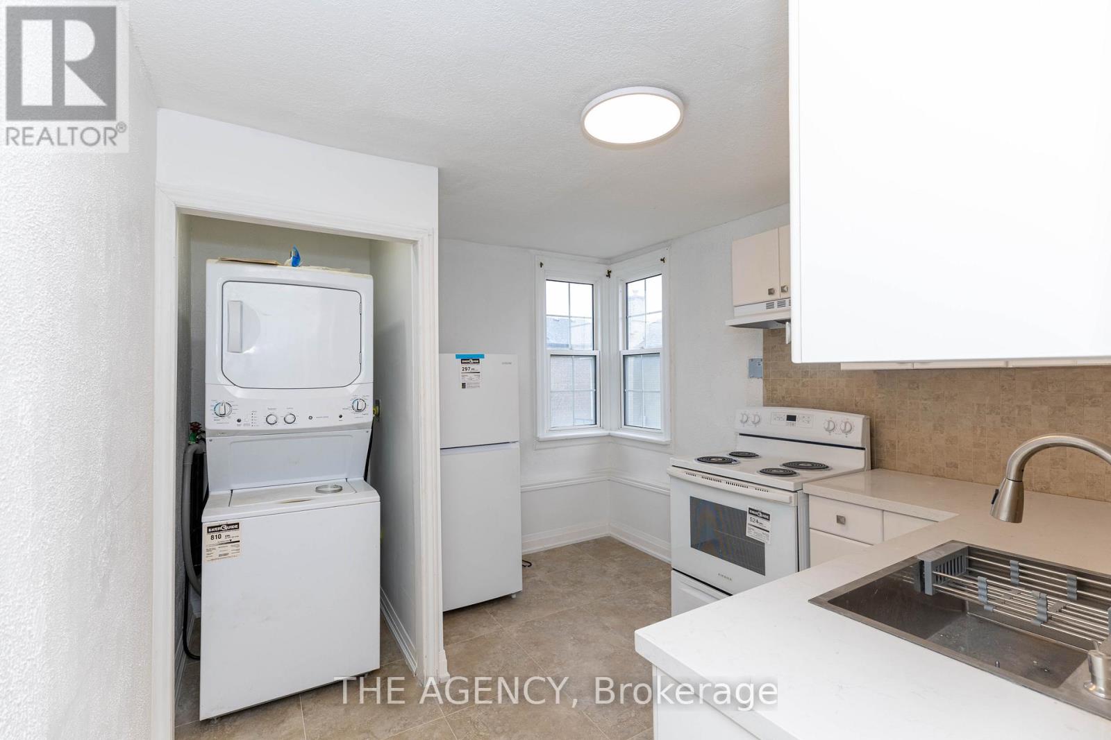 63 HOGARTH STREET - 31