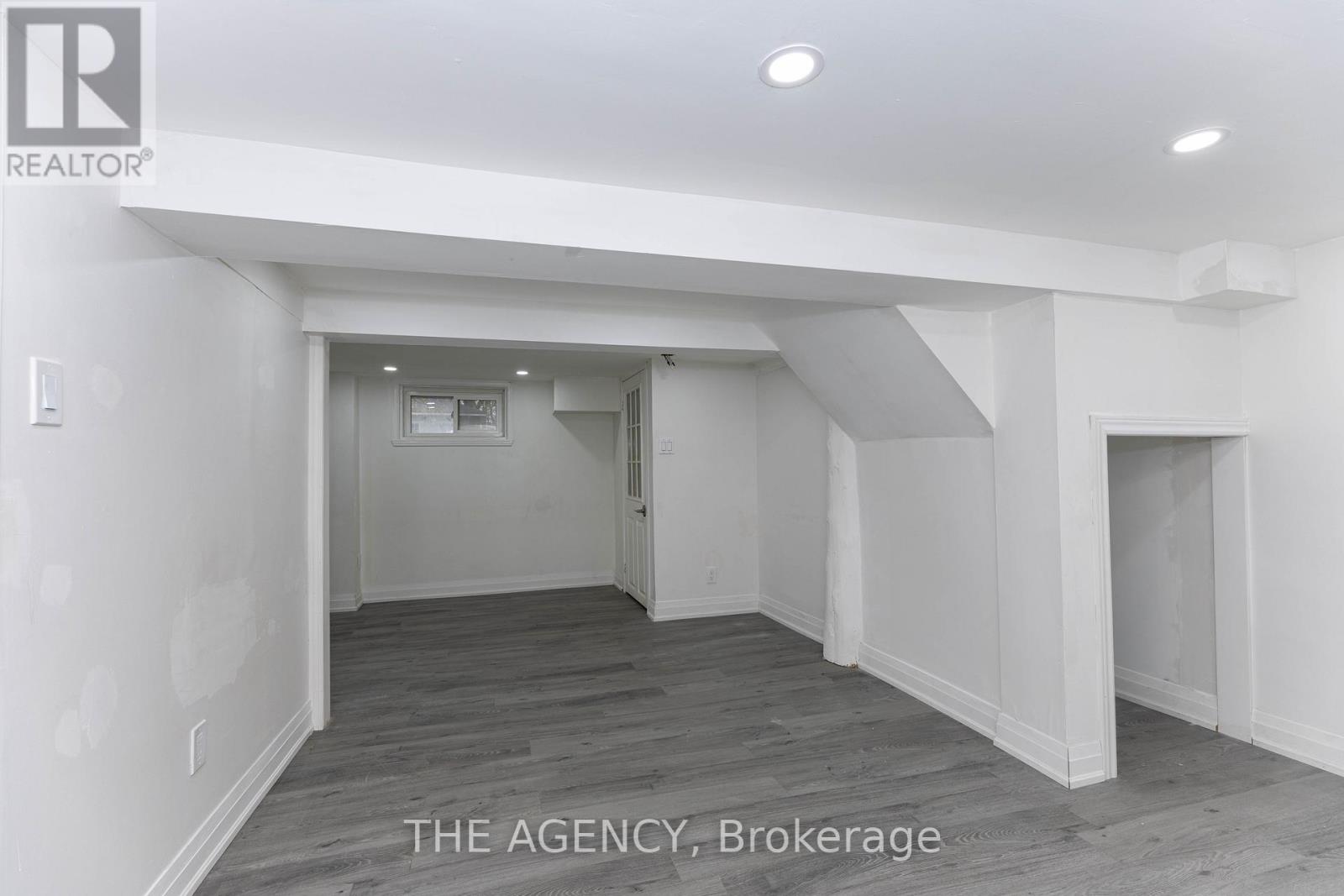 63 HOGARTH STREET - 39