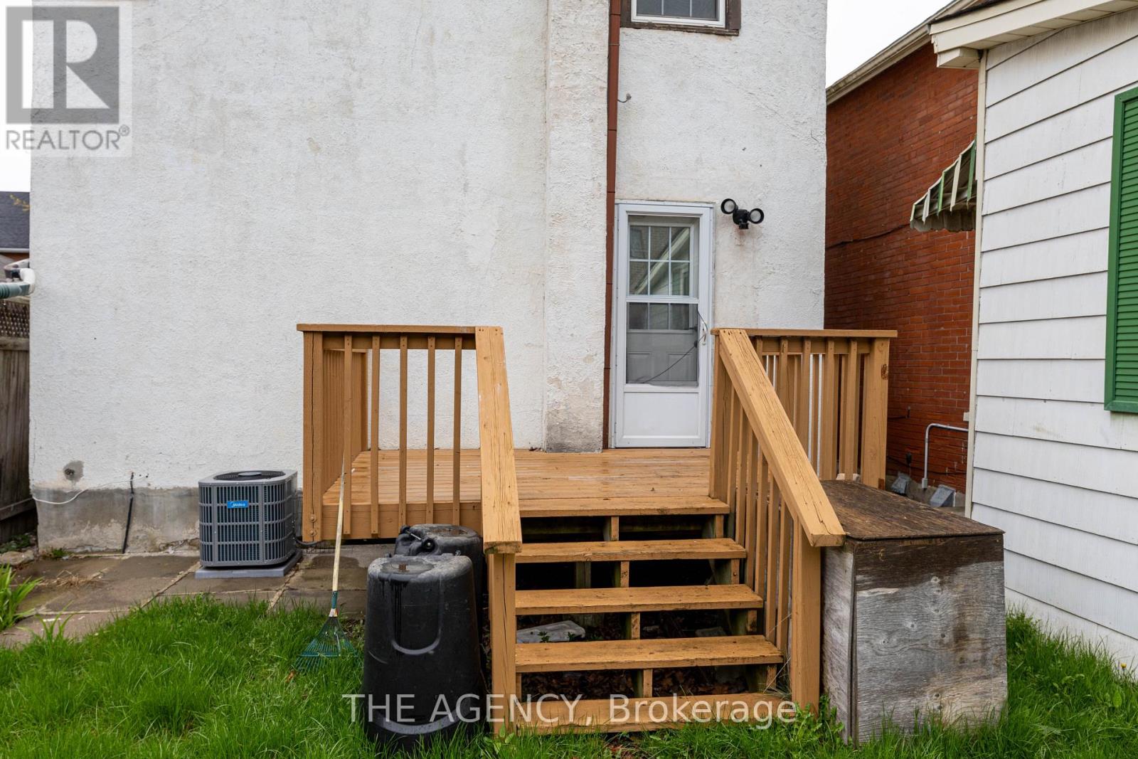 63 HOGARTH STREET - 6