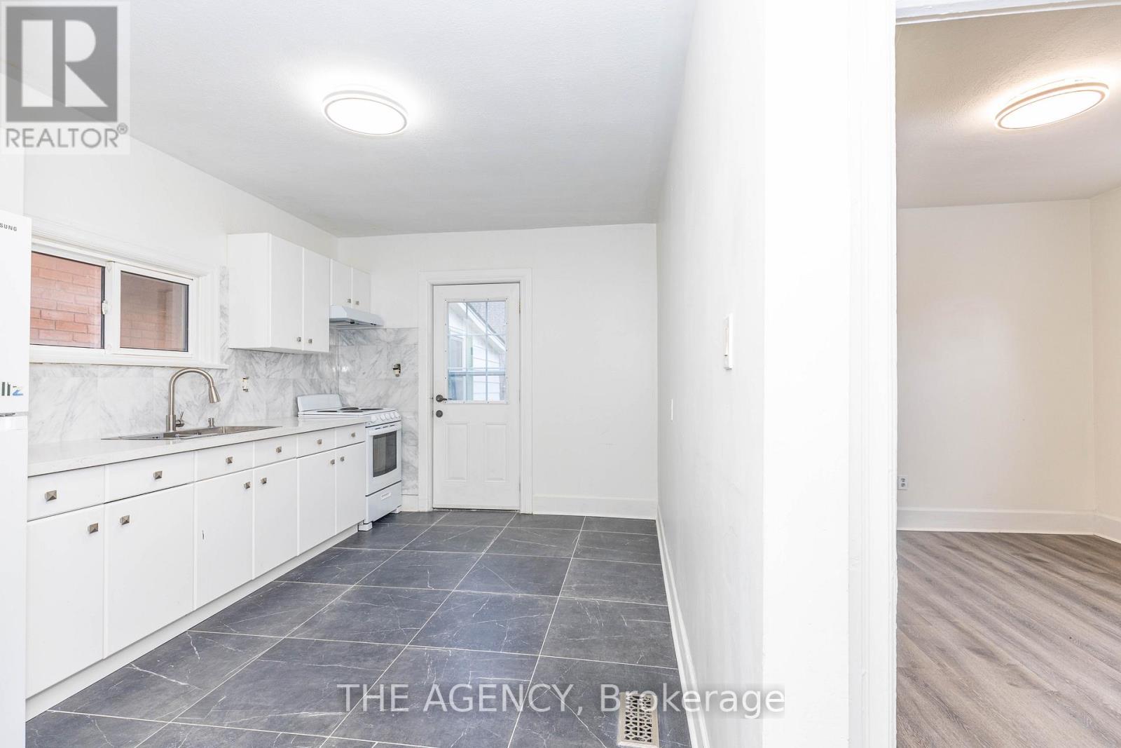 63 HOGARTH STREET - 7