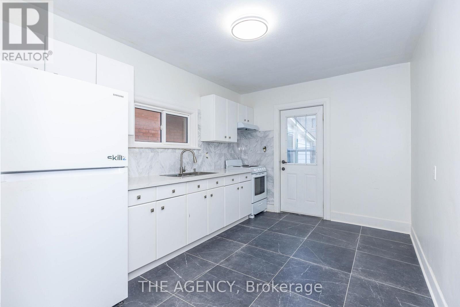 63 HOGARTH STREET - 8