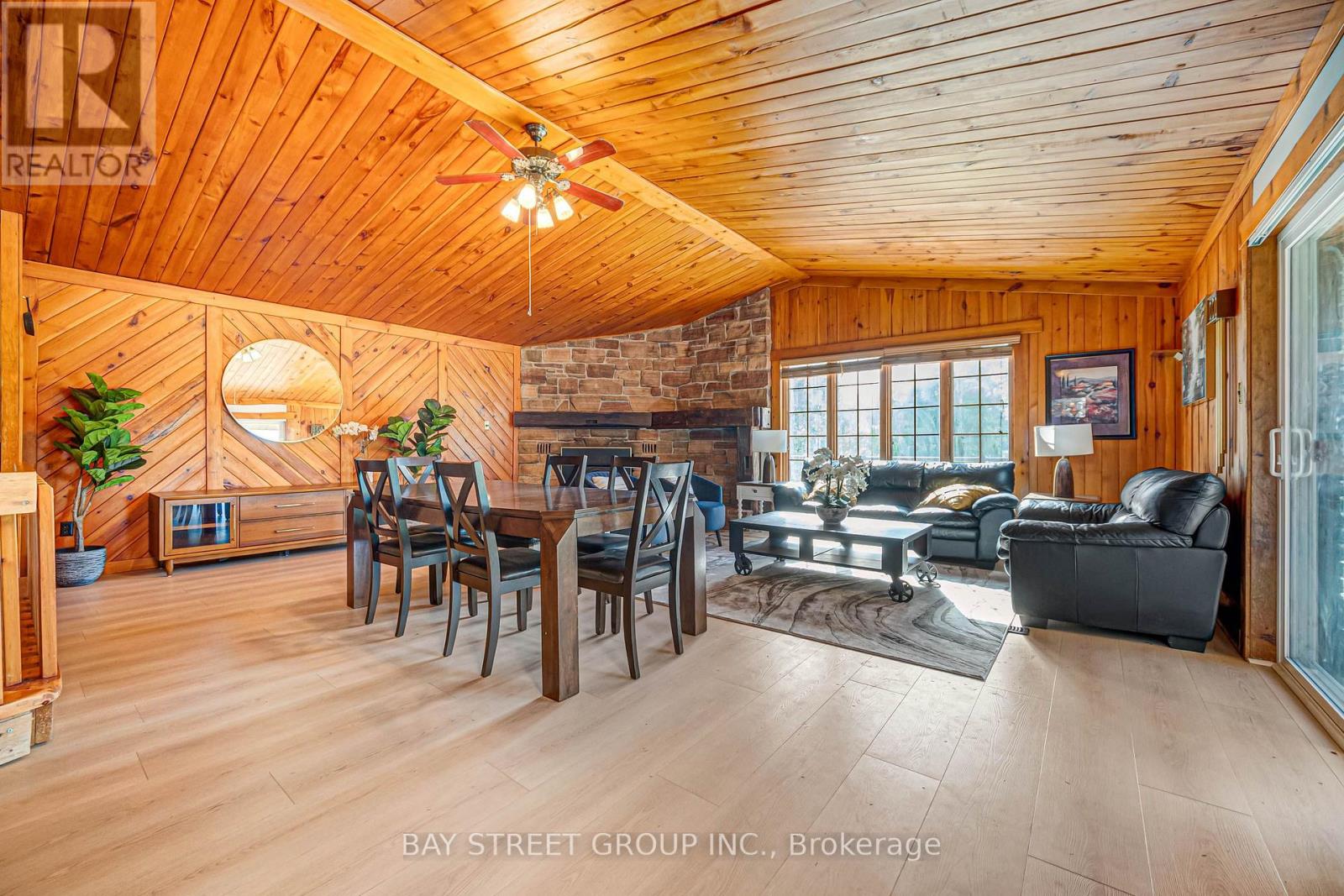 236 SUMMIT DRIVE - Image 3