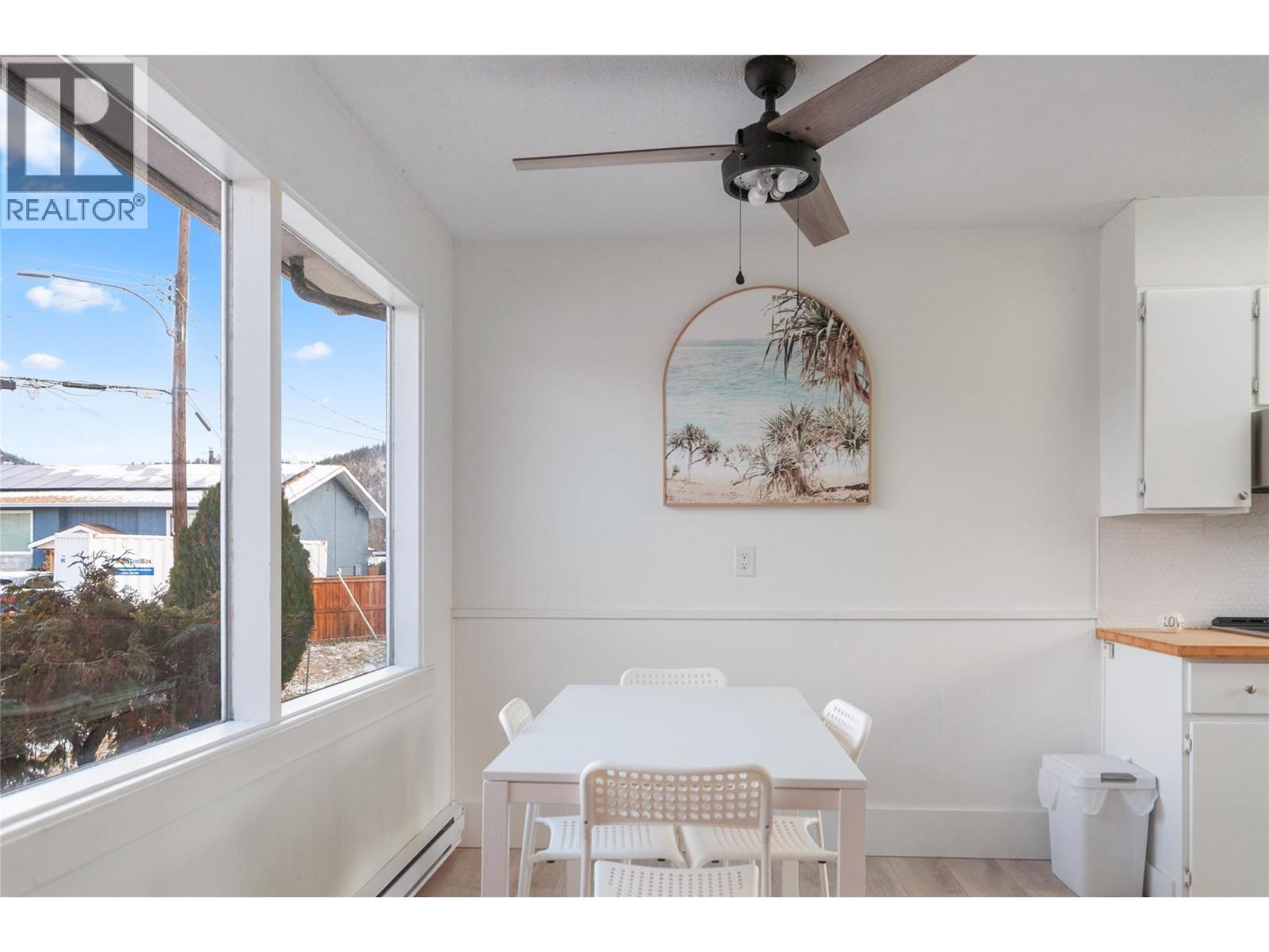 1611 Elm Street E - 5