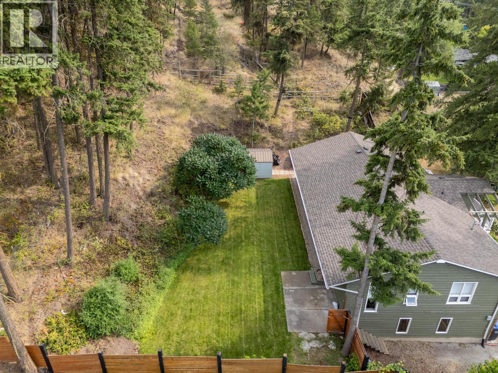 353 Clifton Road S - 3