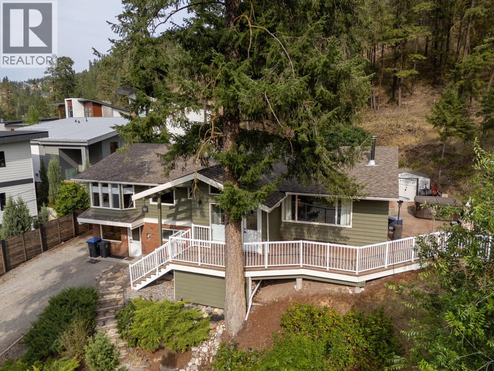 353 Clifton Road S - 2