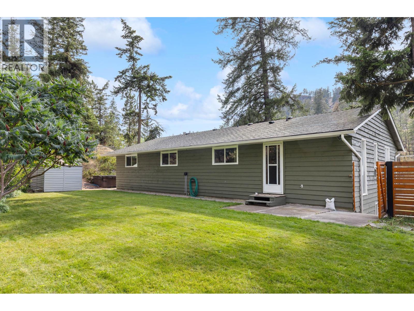 353 Clifton Road S - 22