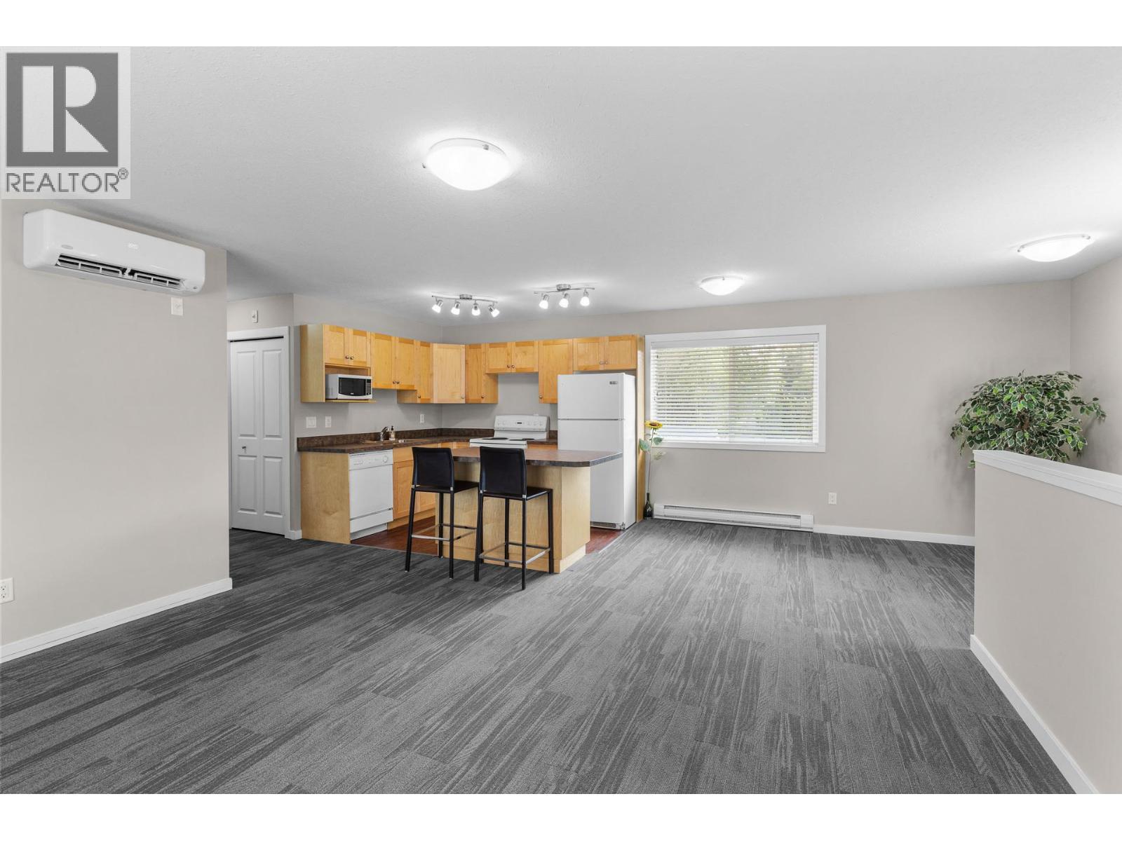 353 Clifton Road S - 23