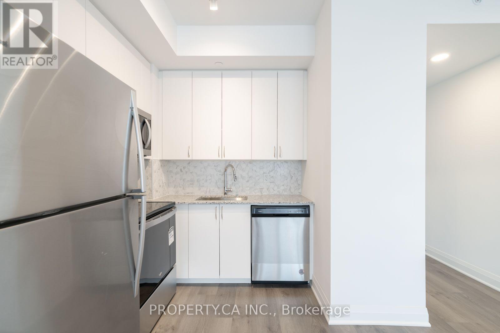 #308 3220 SHEPPARD AVENUE E - 25