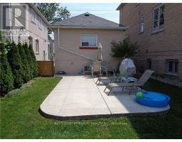970 Briar Hill Avenue, Toronto, ON M6B1M3 Photo 11