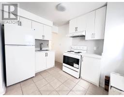 970 Briar Hill Avenue, Toronto, ON M6B1M3 Photo 9
