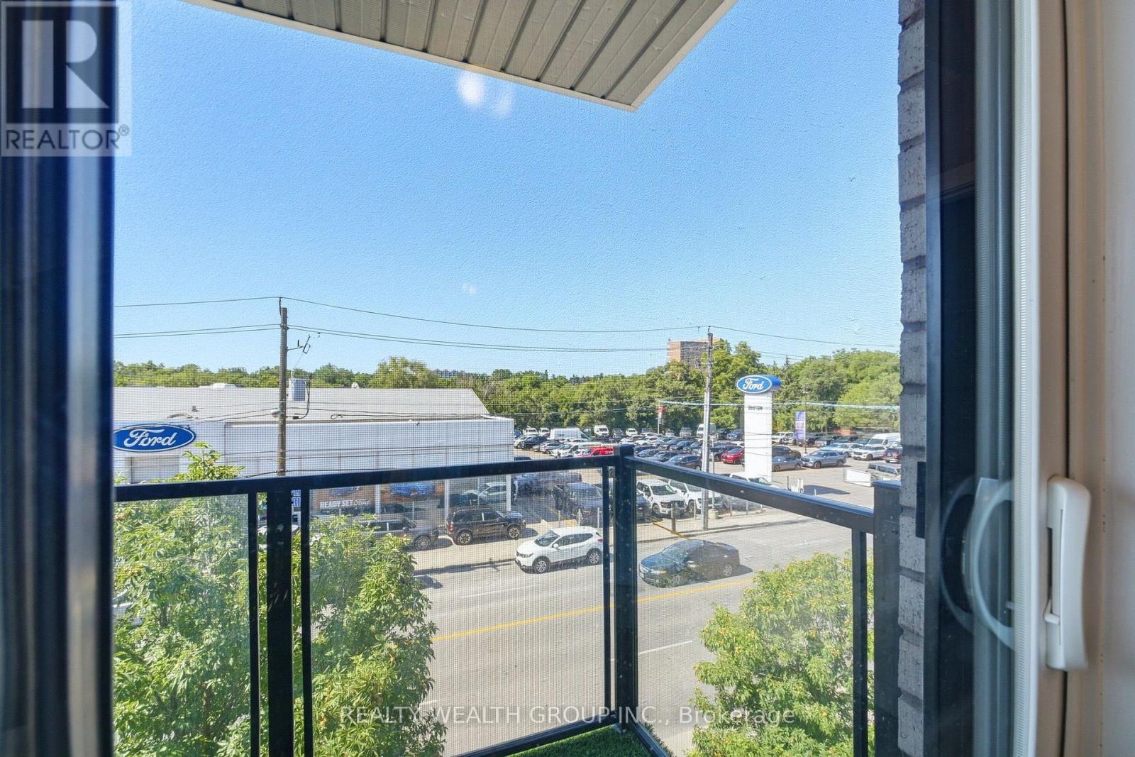 #44 2059 WESTON ROAD - 12