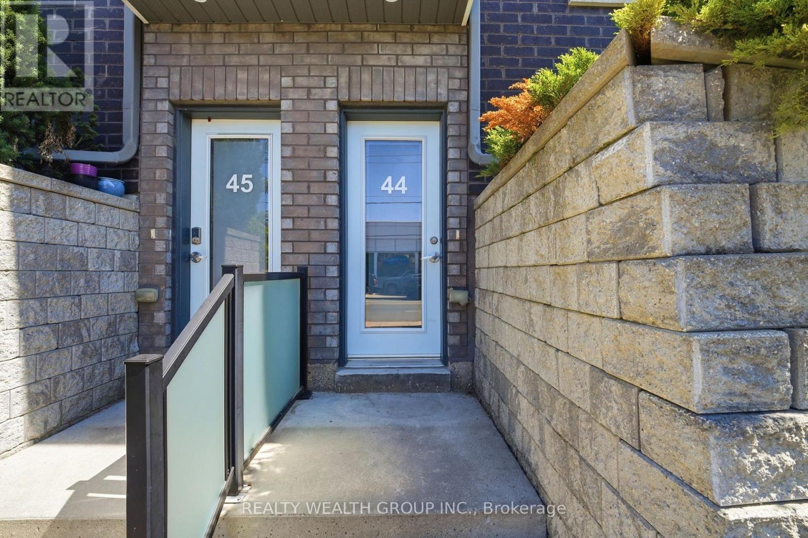 #44 2059 WESTON ROAD - 32