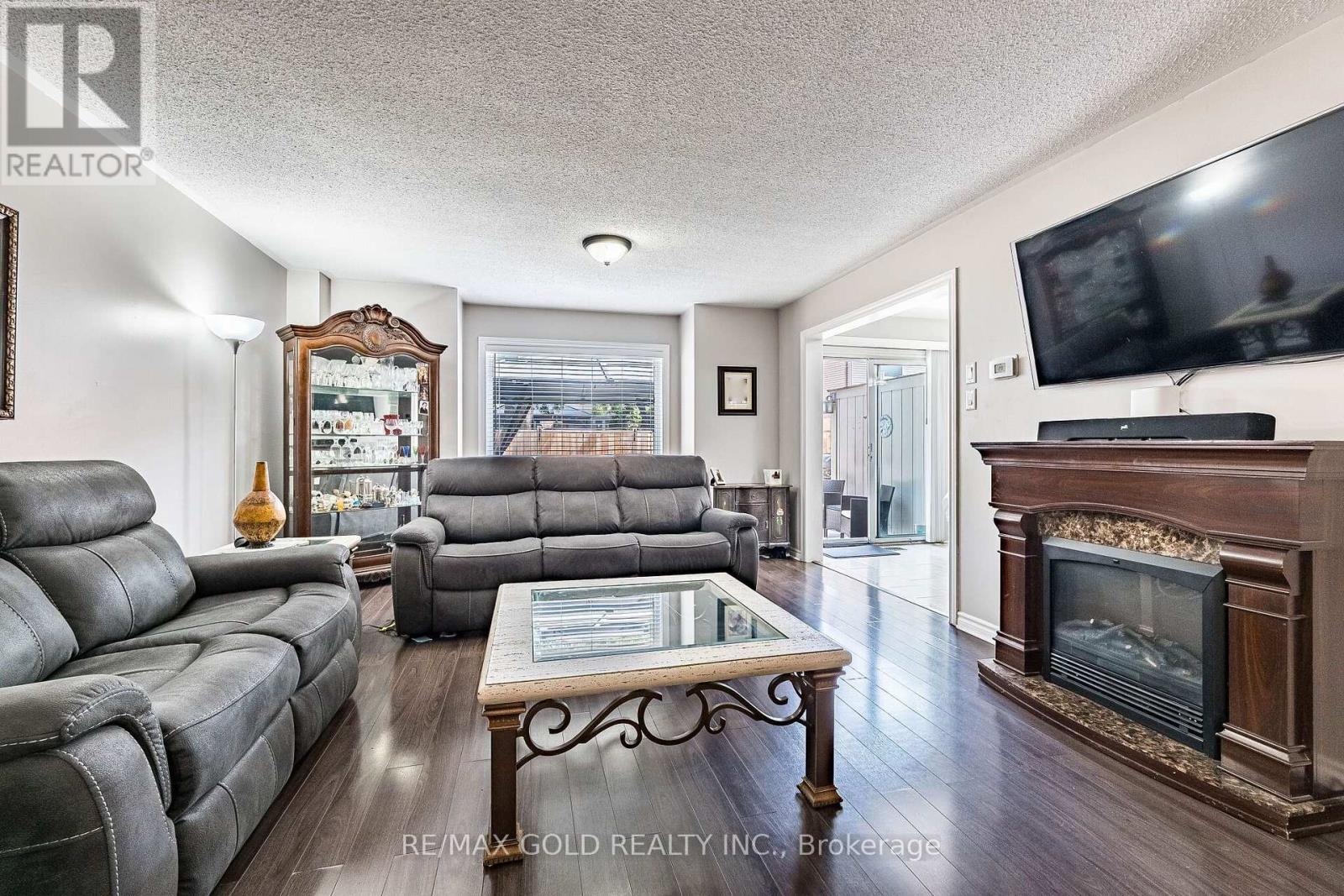23 RAIN LILY LANE - Image 10