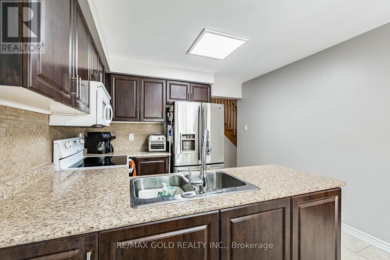 23 RAIN LILY LANE - Image 13