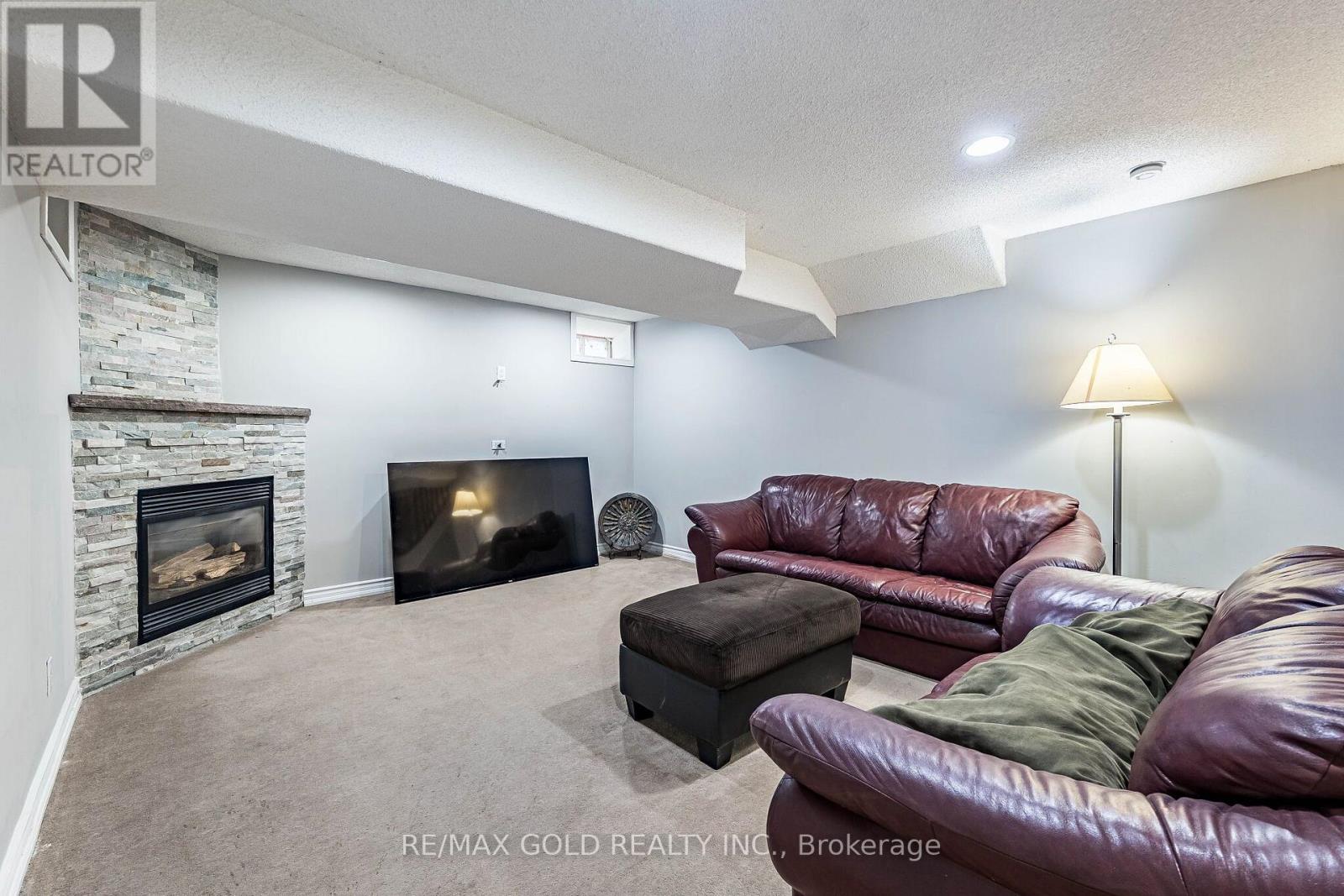 23 RAIN LILY LANE - Image 37