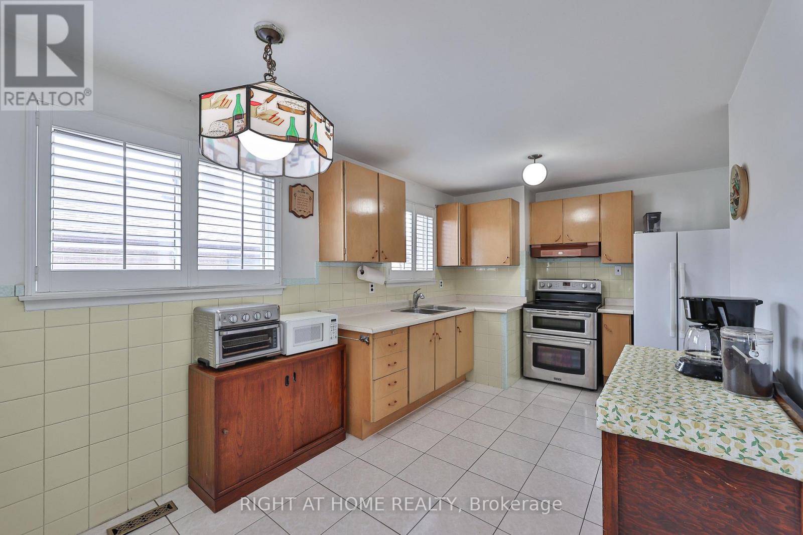 25 LARCHWOOD ROAD - 11
