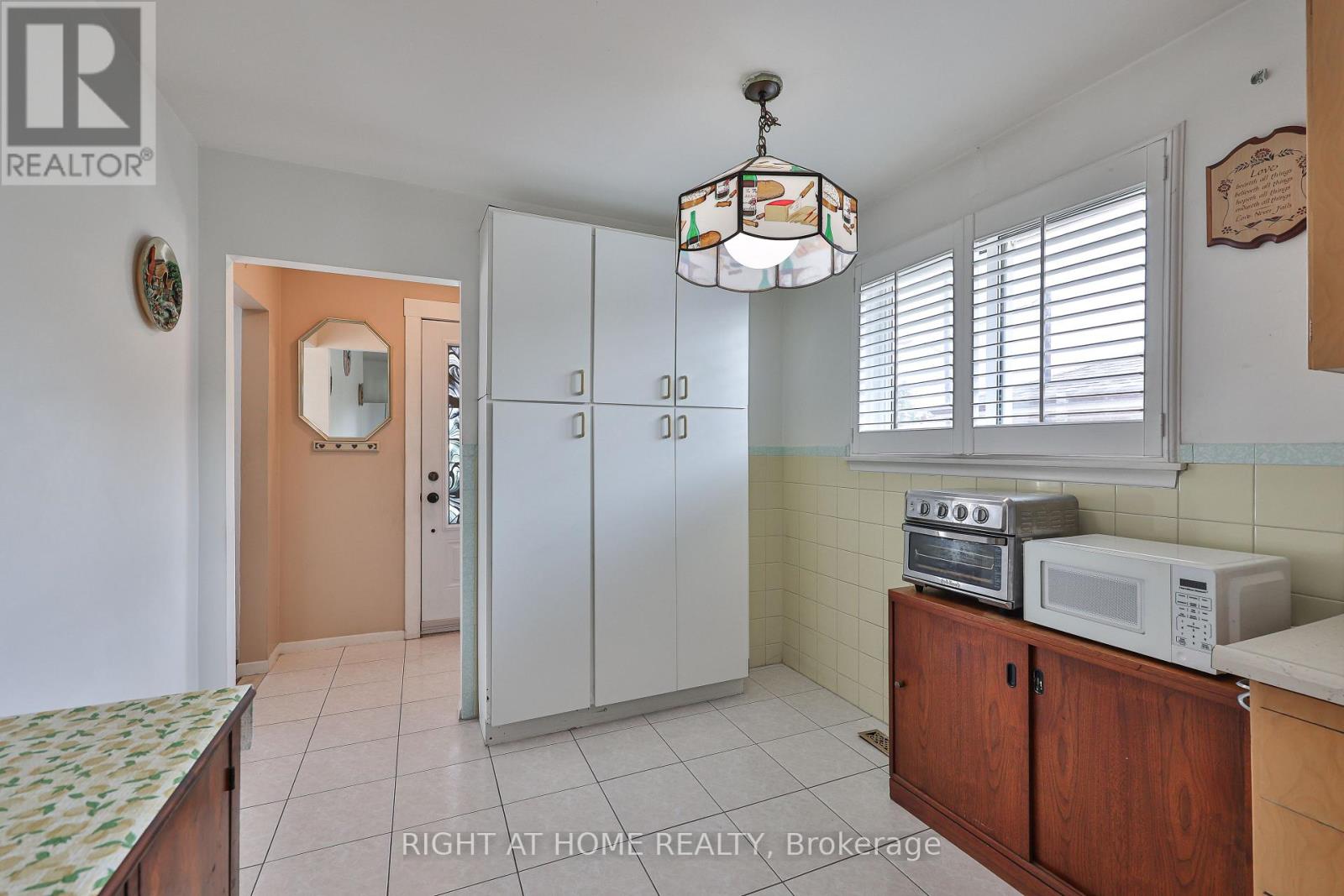 25 LARCHWOOD ROAD - 16