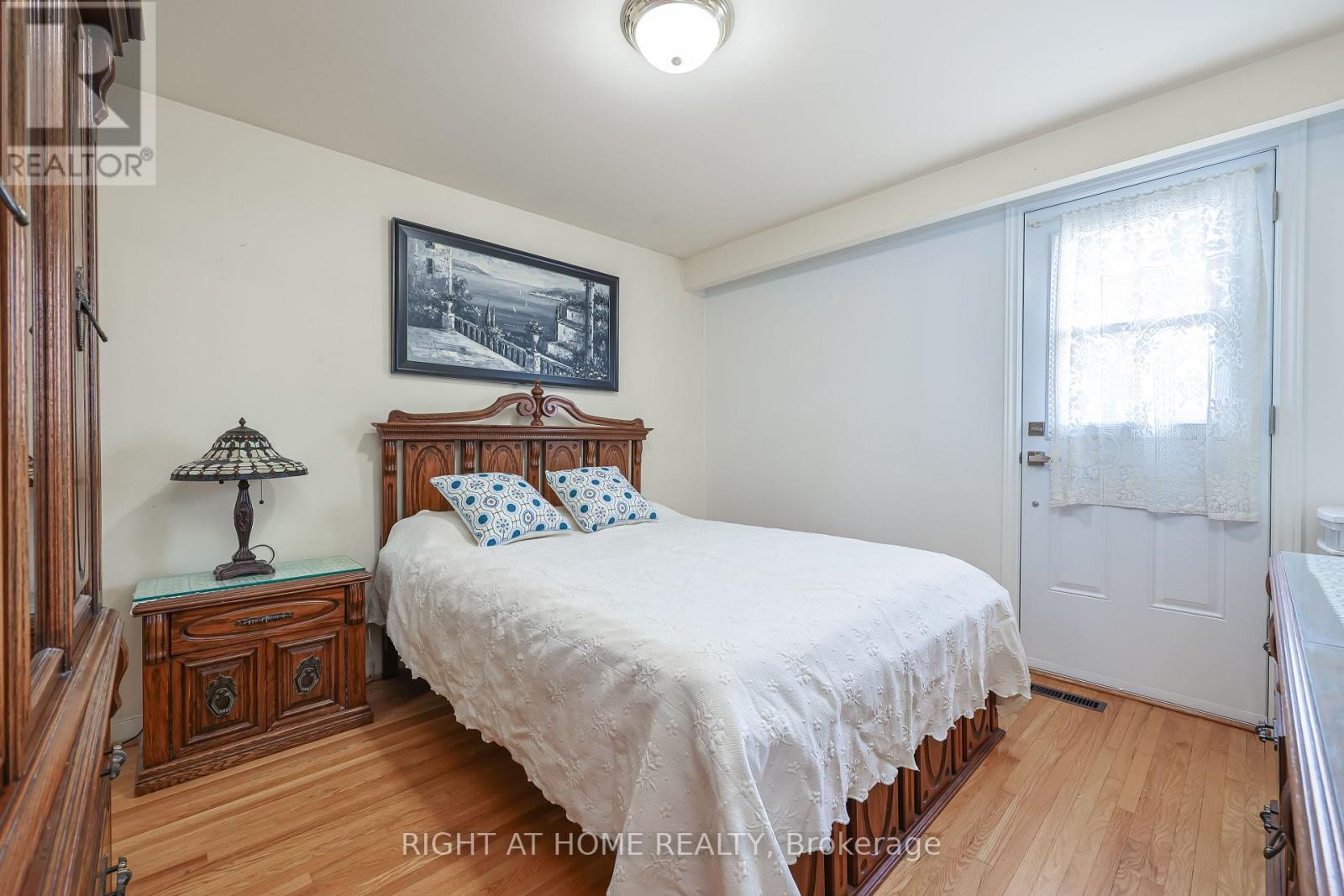 25 LARCHWOOD ROAD - 18