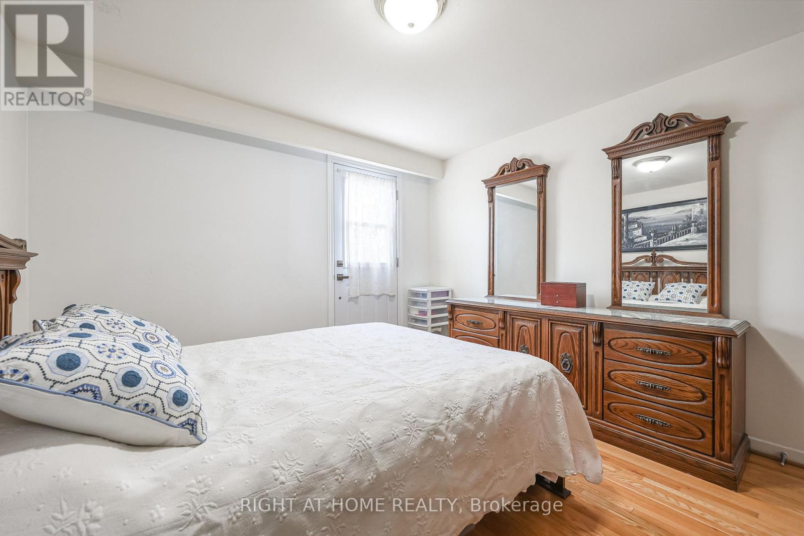 25 LARCHWOOD ROAD - 20