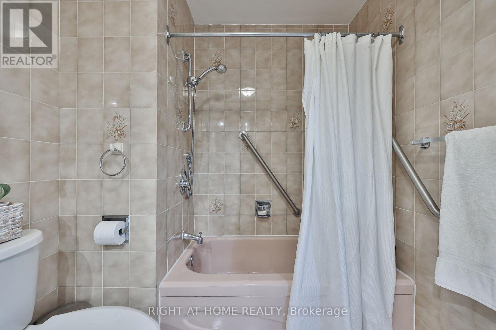 25 LARCHWOOD ROAD - 22