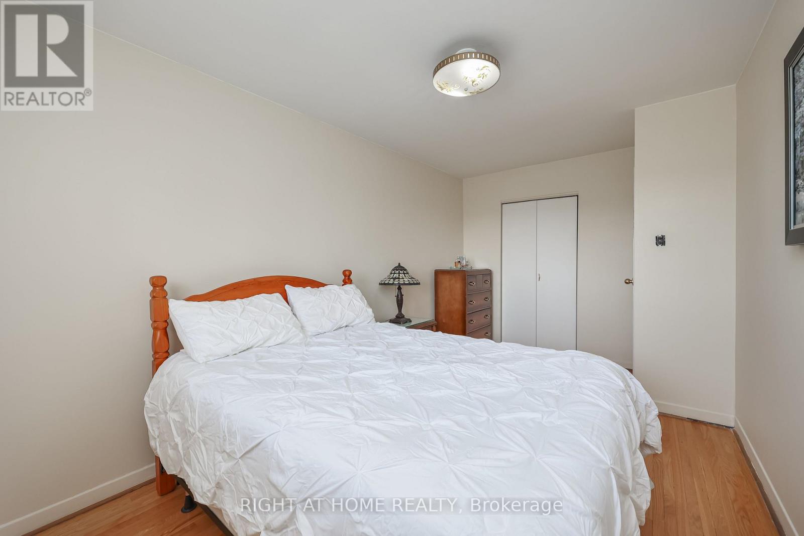 25 LARCHWOOD ROAD - 24