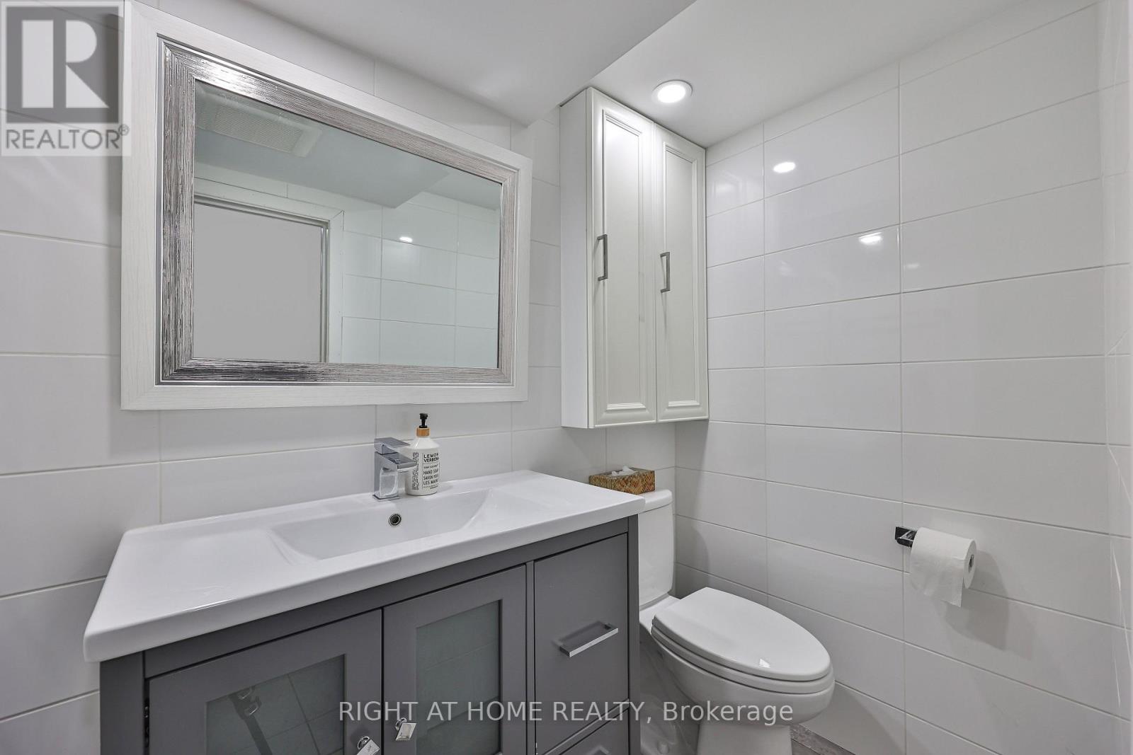 25 LARCHWOOD ROAD - 27