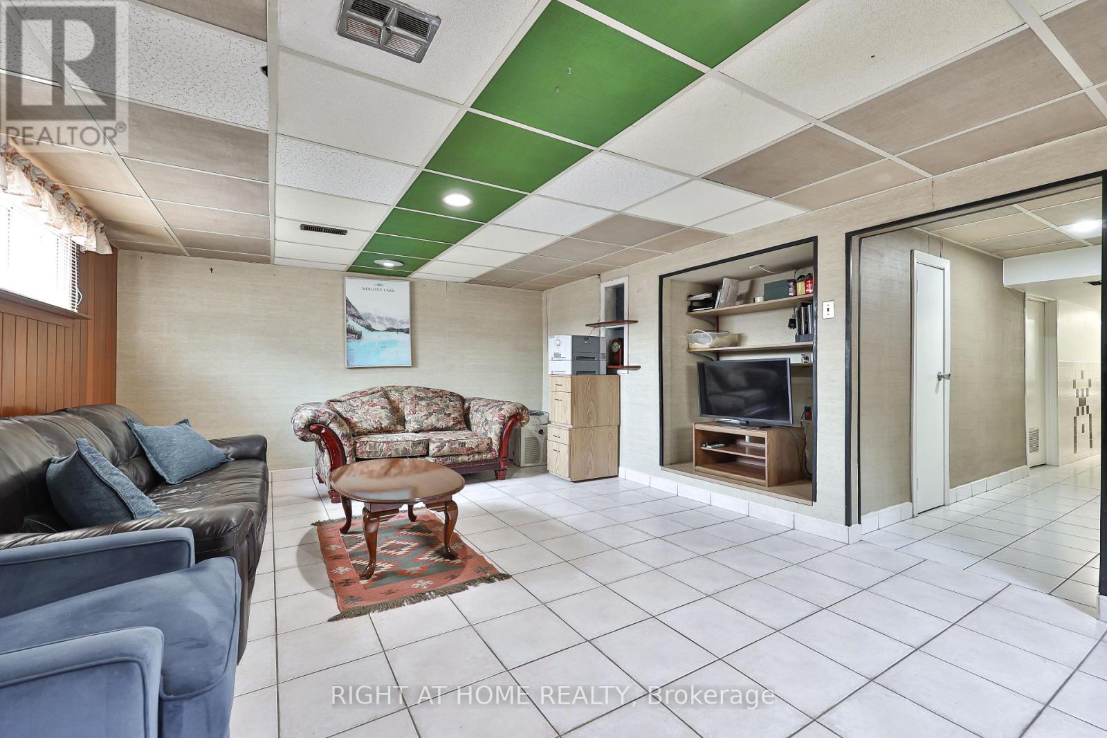 25 LARCHWOOD ROAD - 35