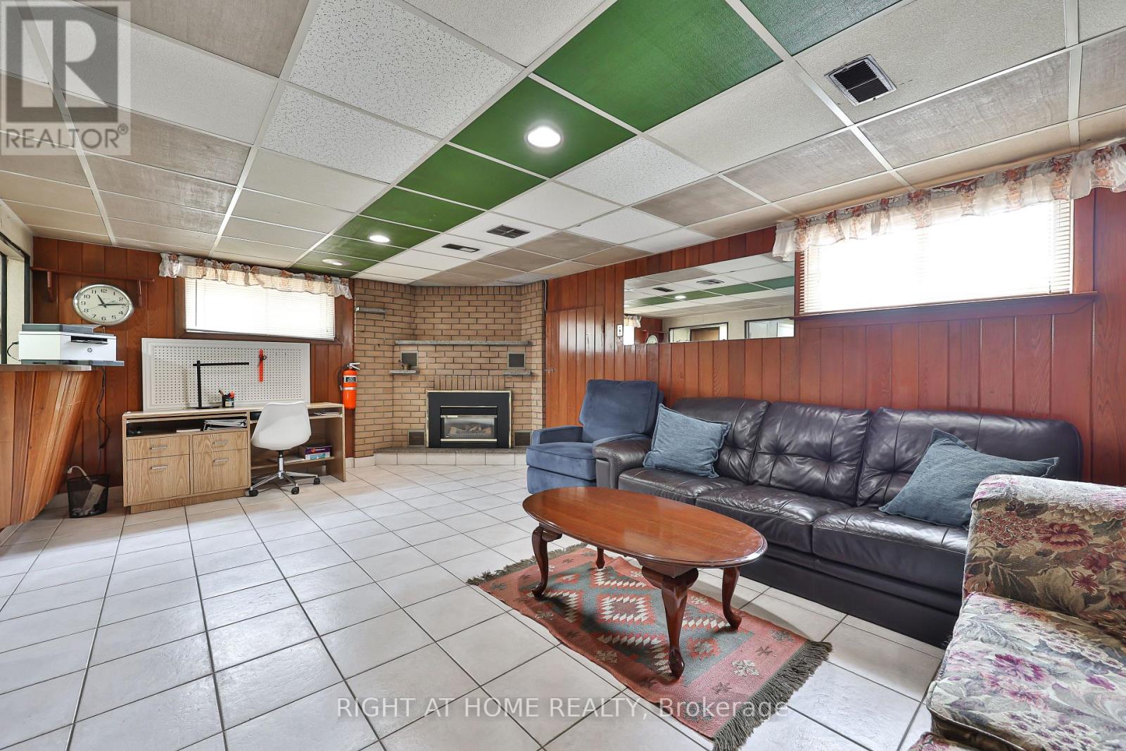 25 LARCHWOOD ROAD - 37