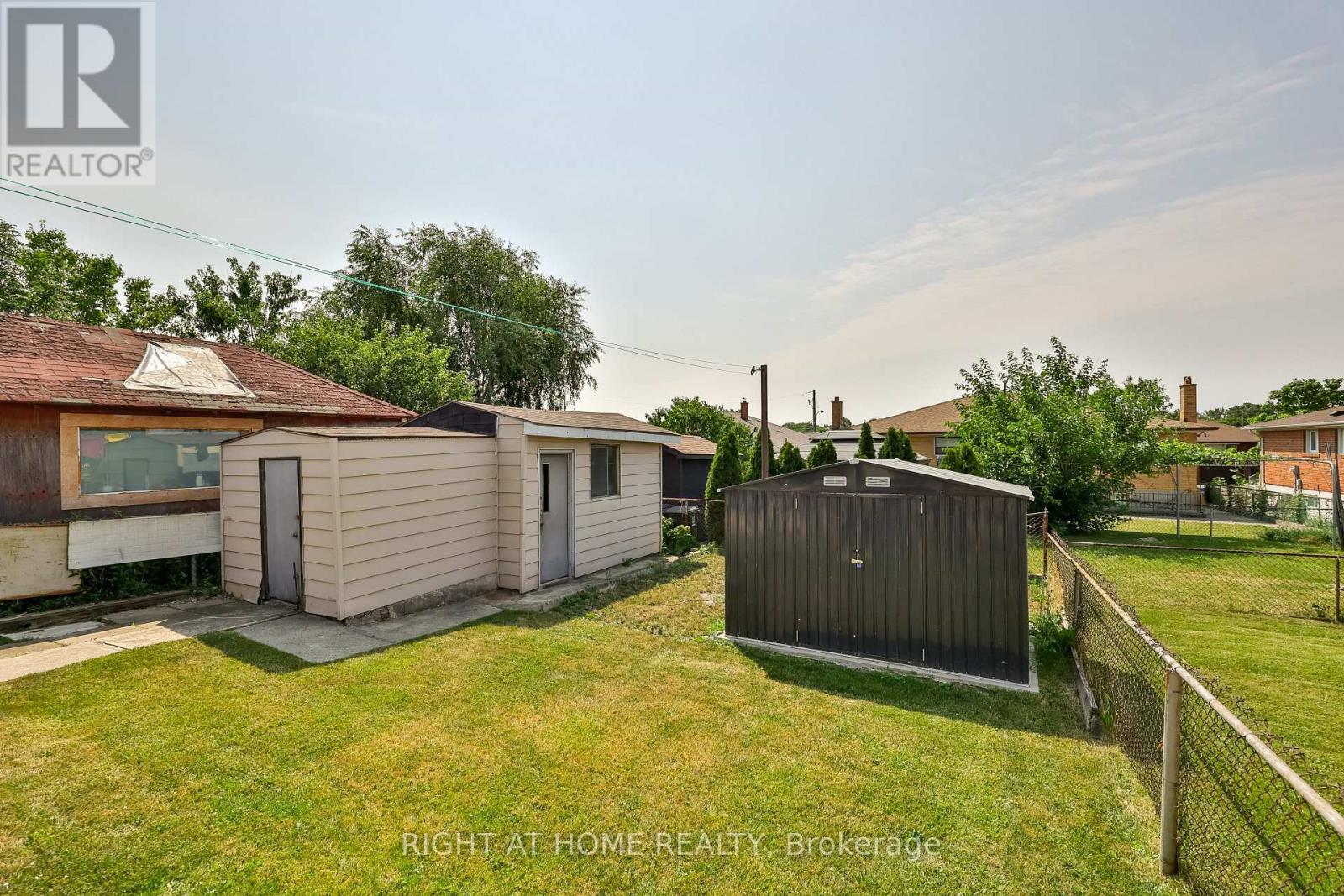 25 LARCHWOOD ROAD - 39